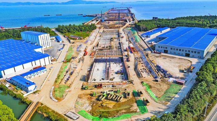 2018年10月18日，太湖隧道施工打通水陸連接。