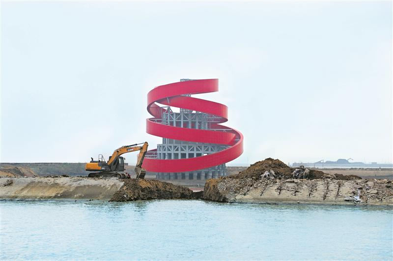 2020年11月16日上午10時，650米修建好的隧道被順利“埋”入湖底。至此，蘇錫常南部高速公路太湖隧道馬山段全部實現(xiàn)陸島通道轉(zhuǎn)換，碧玉螺造型的風(fēng)亭“浮”出水面，因施工被封閉兩年之久的十里明珠堤于15日恢復(fù)通行，隧道進(jìn)入全新的施工階段。