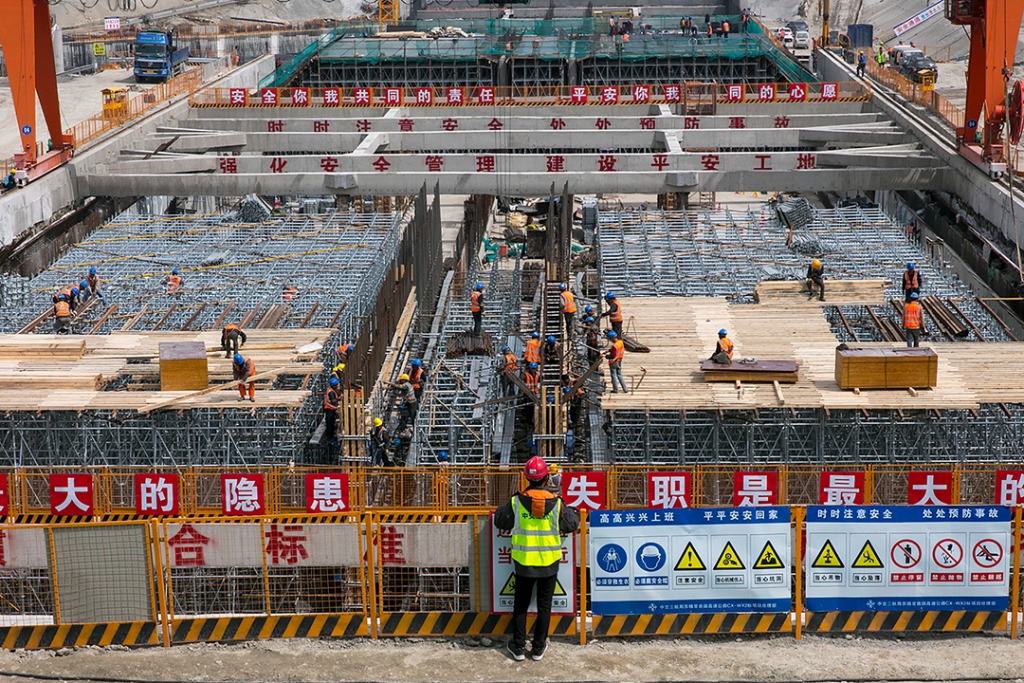 2019年4月15日，項目工程部負(fù)責(zé)人對鉆孔灌注樁鋼筋籠檢查驗收。